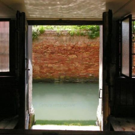 Walk On The Water ✧ 5 Minutes To Rialto Bridge Apartment Venesia Bagian luar foto