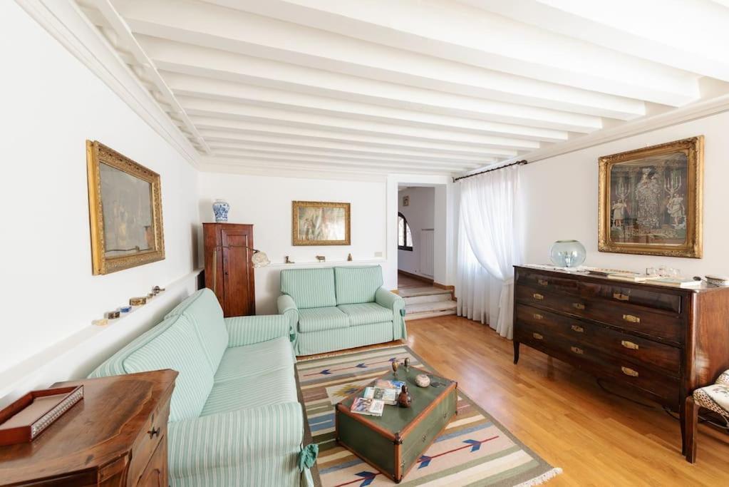 Walk On The Water ✧ 5 Minutes To Rialto Bridge Apartment Venesia Bagian luar foto