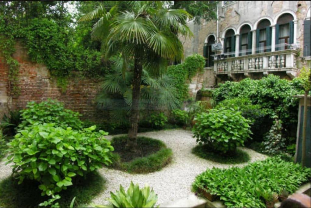Walk On The Water ✧ 5 Minutes To Rialto Bridge Apartment Venesia Bagian luar foto