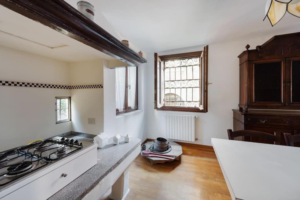 Walk On The Water ✧ 5 Minutes To Rialto Bridge Apartment Venesia Bagian luar foto