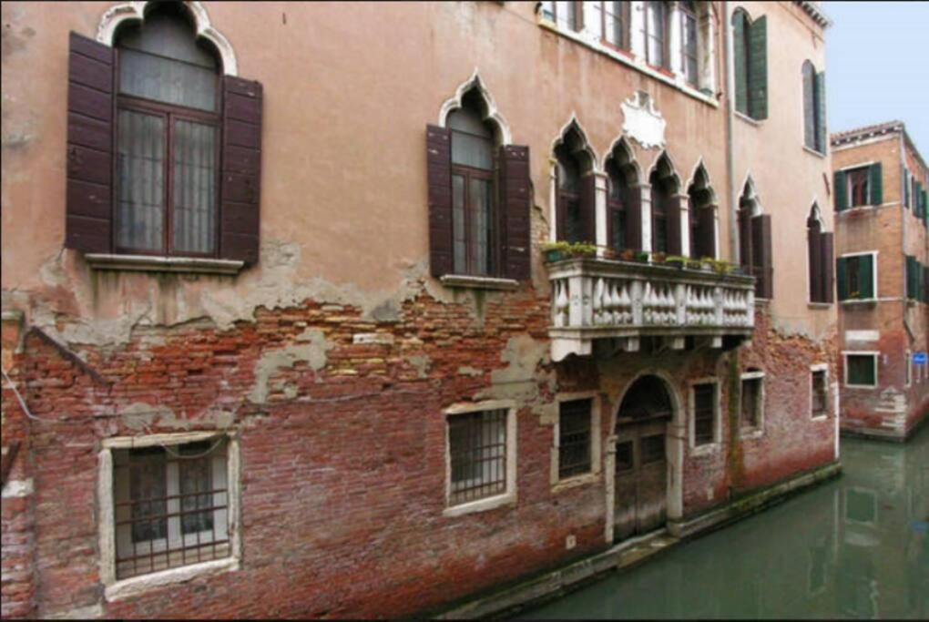 Walk On The Water ✧ 5 Minutes To Rialto Bridge Apartment Venesia Bagian luar foto